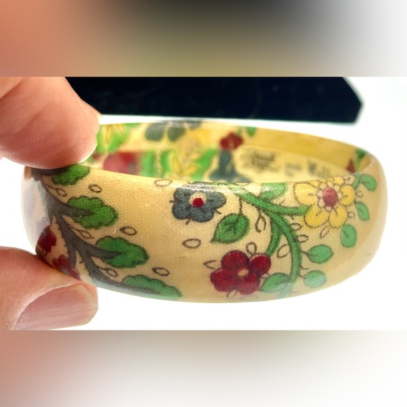 Vintage Signed Brandt Design Valdrome France Lucite Floral Bangle Bracelet - Picture 8 of 8